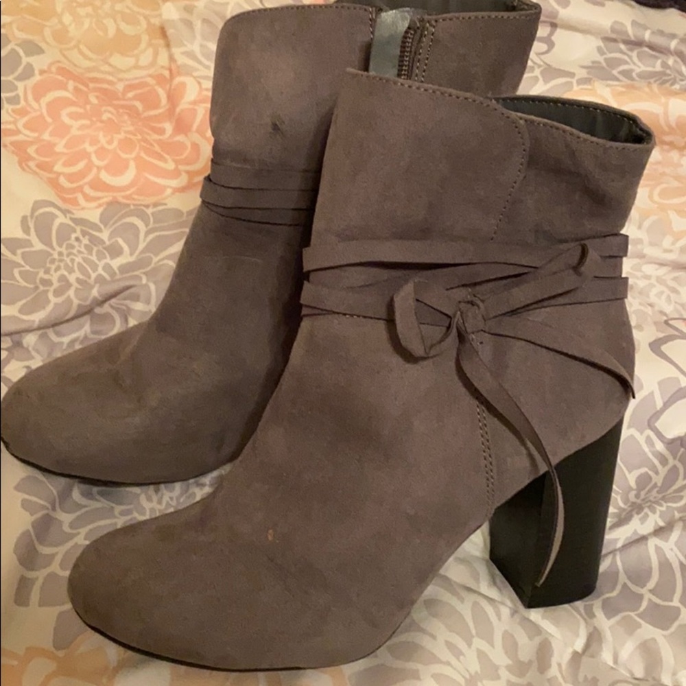 Heeled boots